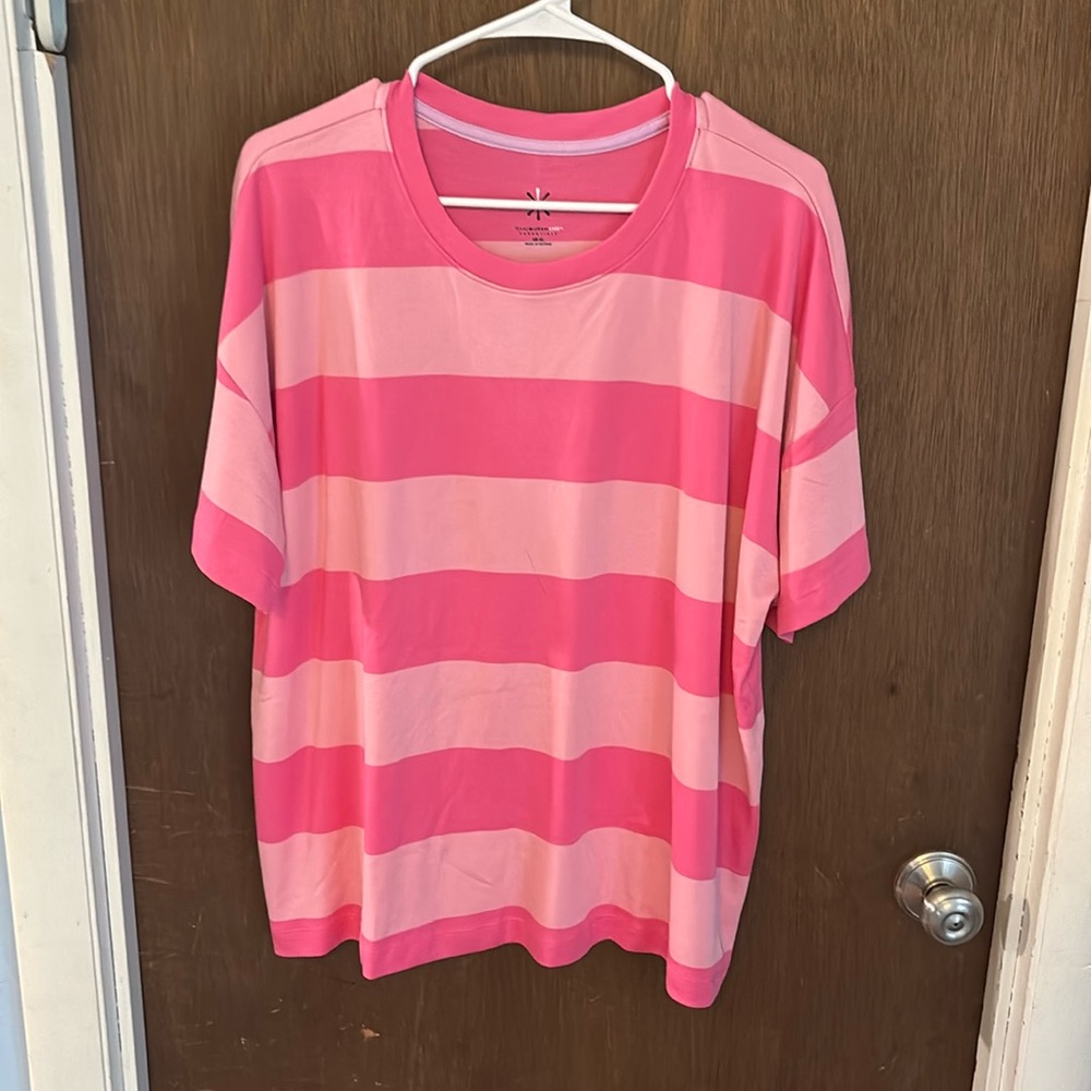 Isaac Mizrahi pink t-shirt